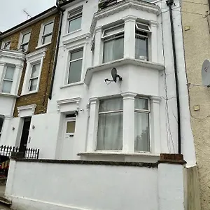 Elmdene Road Homestay